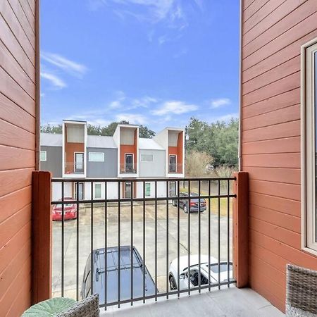 Cozy 2 Bed Townhome Near The Hospital Lafayette Bagian luar foto